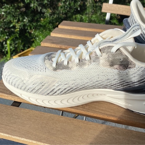 NWT Anta Men's White and Gray Athletic Sneakers - Picture 3 of 9